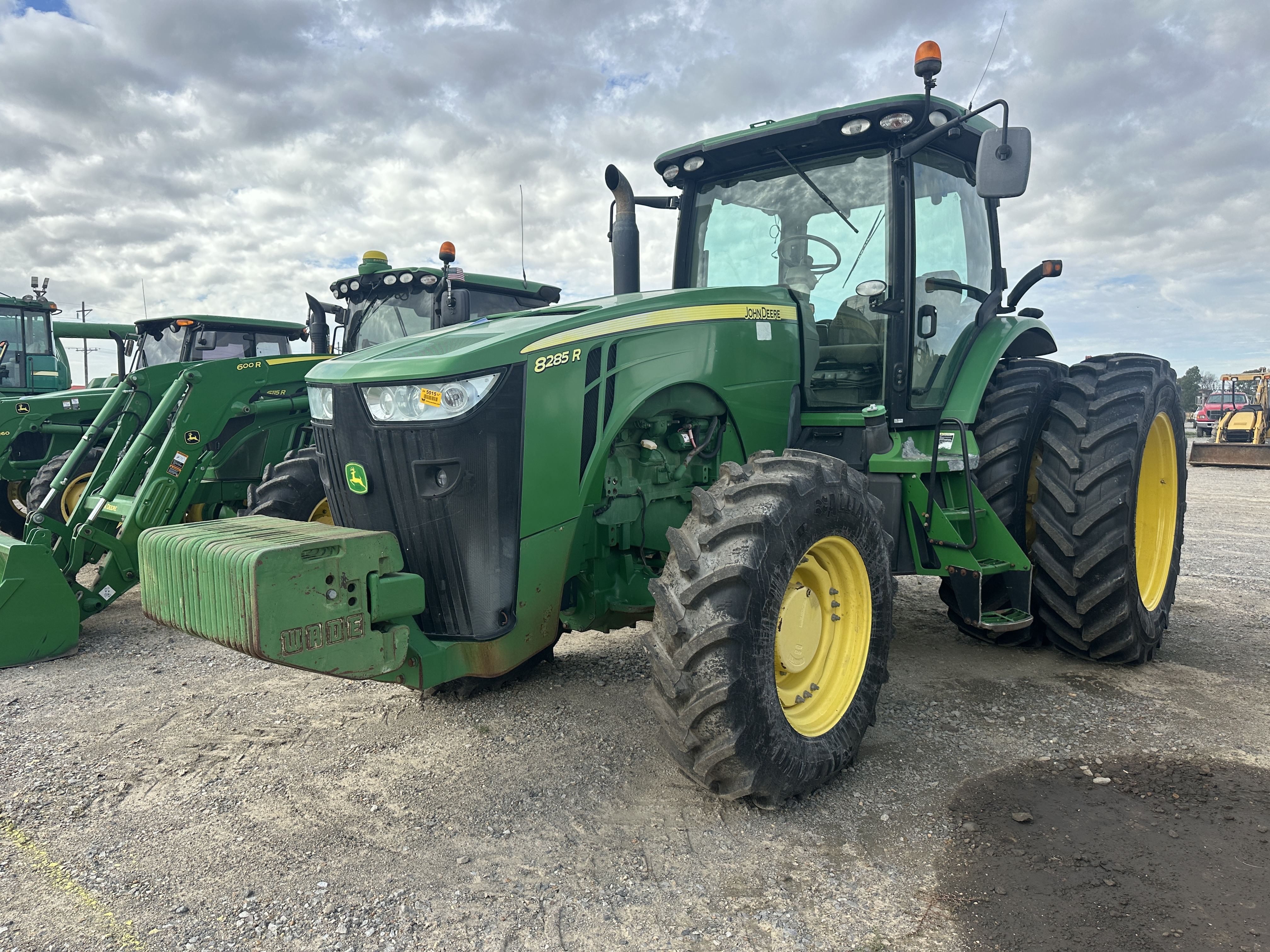 Main image John Deere 8285R