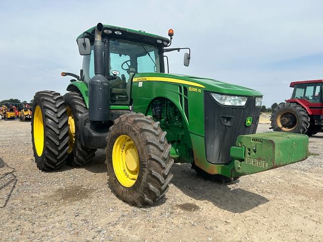 Image of John Deere 8285R equipment image 2