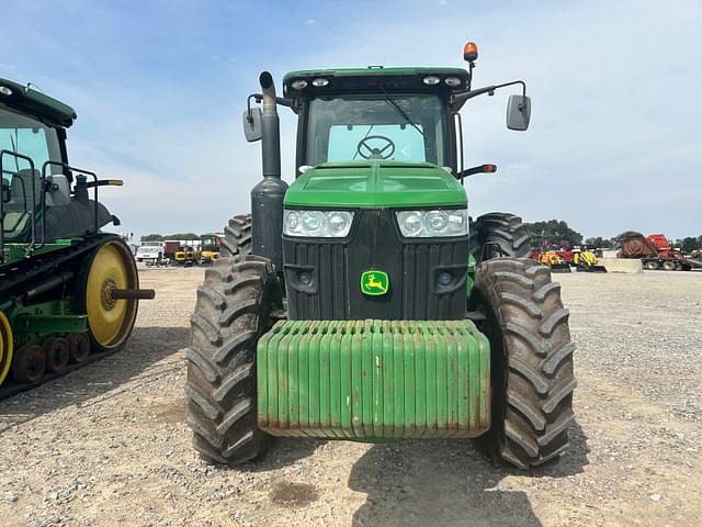 Image of John Deere 8285R equipment image 1