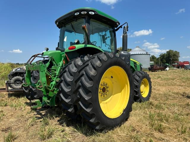 Image of John Deere 8285R equipment image 2