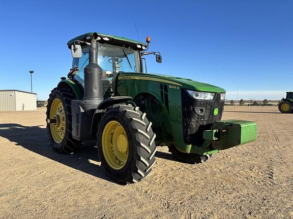 Image of John Deere 8295R equipment image 2