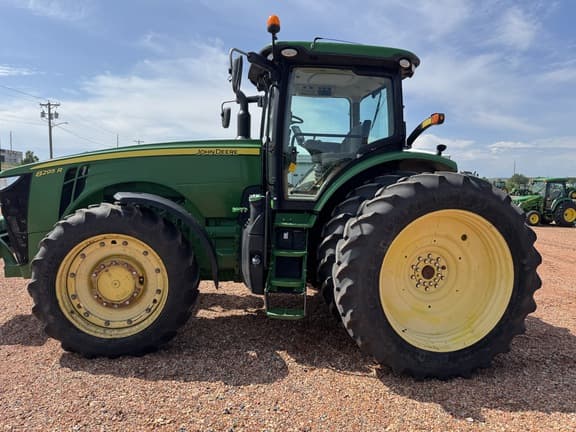 Image of John Deere 8295R equipment image 4