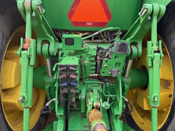 Image of John Deere 8295R equipment image 2