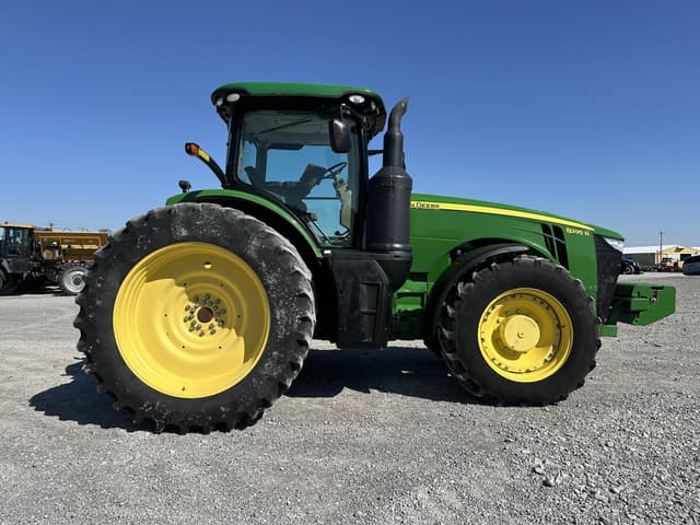 Image of John Deere 8295R equipment image 3