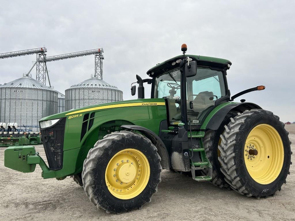 2014 John Deere 8295R Equipment Image0