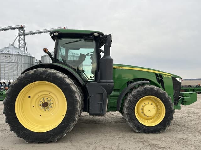 Image of John Deere 8295R equipment image 3