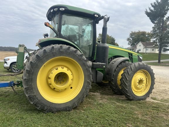 Image of John Deere 8310R equipment image 3