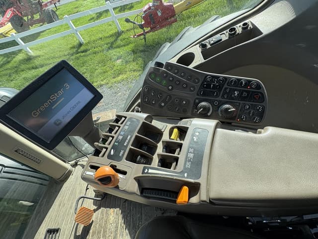 Image of John Deere 8310R equipment image 2