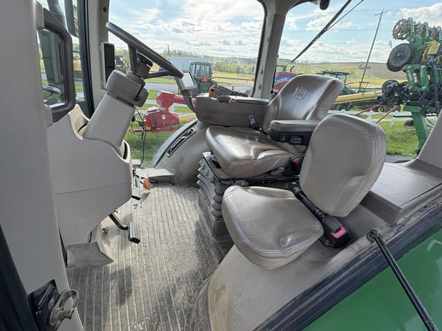Image of John Deere 8310R equipment image 3
