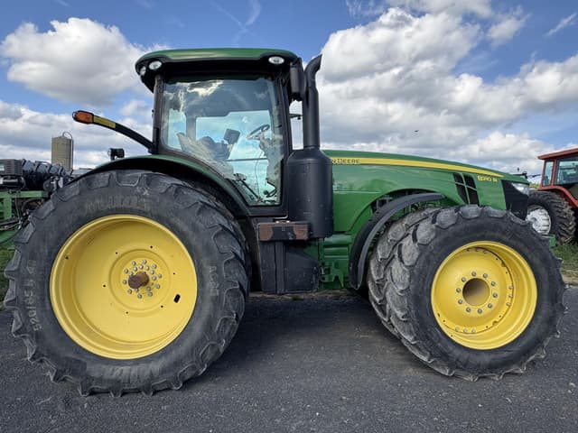Image of John Deere 8310R equipment image 4