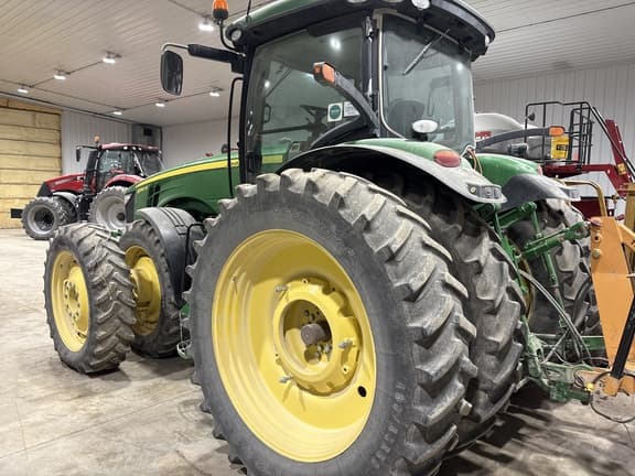 Image of John Deere 8310R equipment image 4