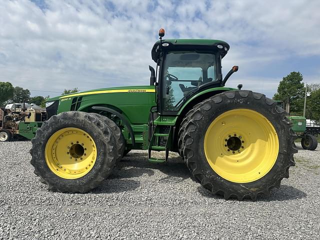 Image of John Deere 8310R equipment image 2