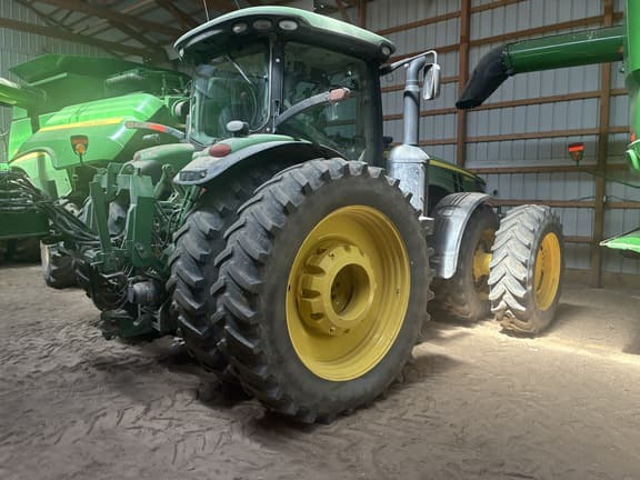 Image of John Deere 8310R equipment image 2