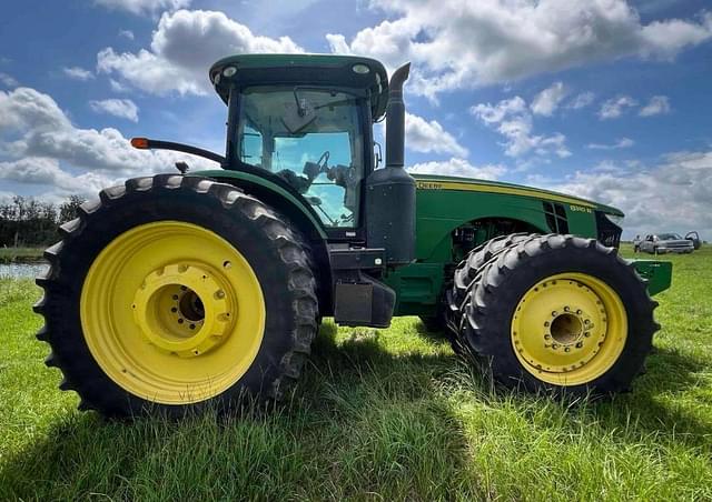 Image of John Deere 8310R equipment image 3