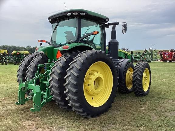 Image of John Deere 8320R equipment image 3