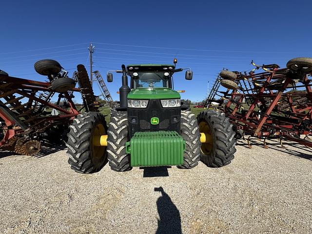 Image of John Deere 8320R equipment image 2