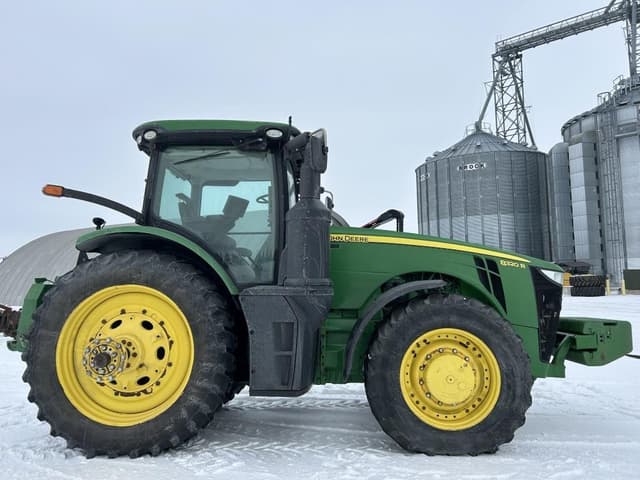 Image of John Deere 8320R equipment image 1