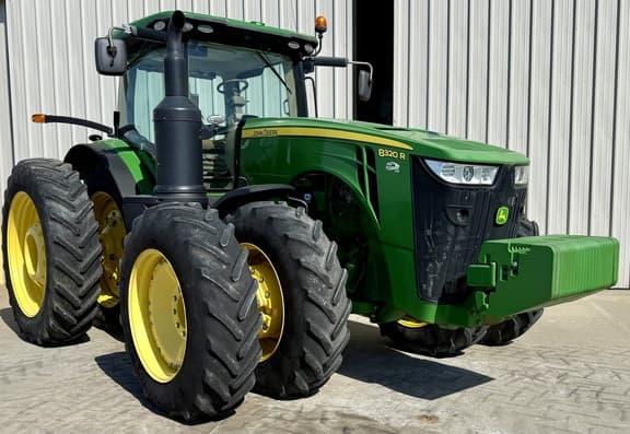 Image of John Deere 8320R equipment image 1