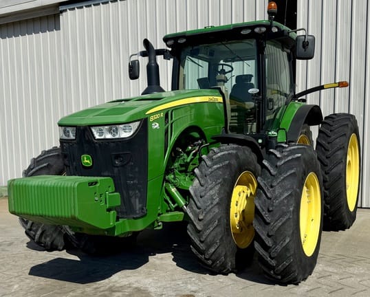 2014 John Deere 8320R Equipment Image0