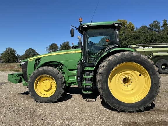 Image of John Deere 8320R equipment image 3
