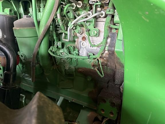 Image of John Deere 8320R equipment image 4