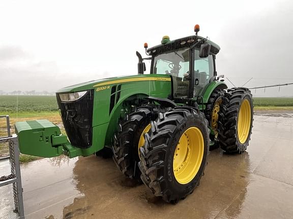 Image of John Deere 8320R equipment image 3