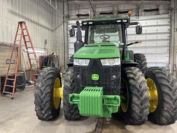 Image of John Deere 8320R equipment image 3