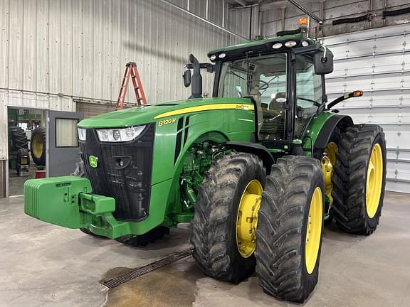 Image of John Deere 8320R equipment image 2