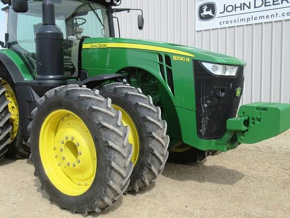 Image of John Deere 8320R equipment image 3