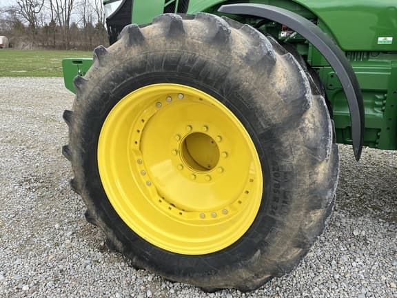 Image of John Deere 8320R equipment image 1