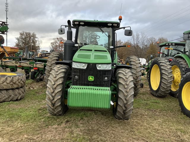 Image of John Deere 8320R equipment image 1