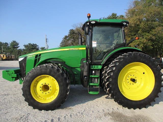 Image of John Deere 8320R equipment image 2