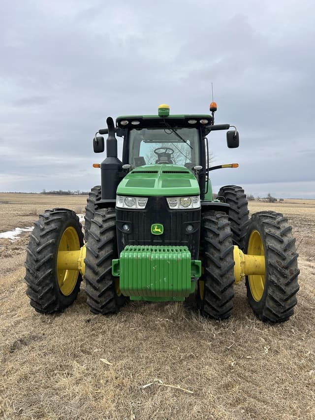 Image of John Deere 8320R equipment image 1