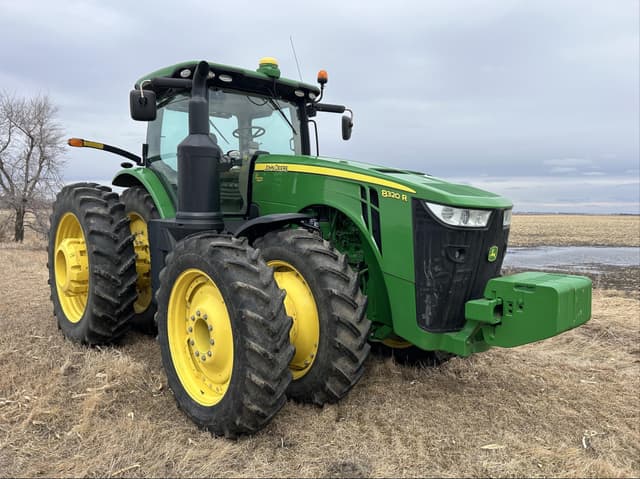 Image of John Deere 8320R equipment image 2