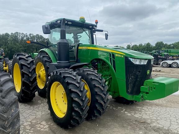 Image of John Deere 8320R equipment image 3
