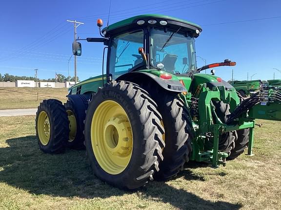 Image of John Deere 8320R equipment image 4