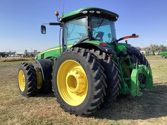 Image of John Deere 8320R equipment image 3