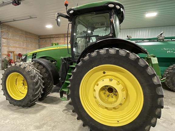 Image of John Deere 8320R equipment image 2