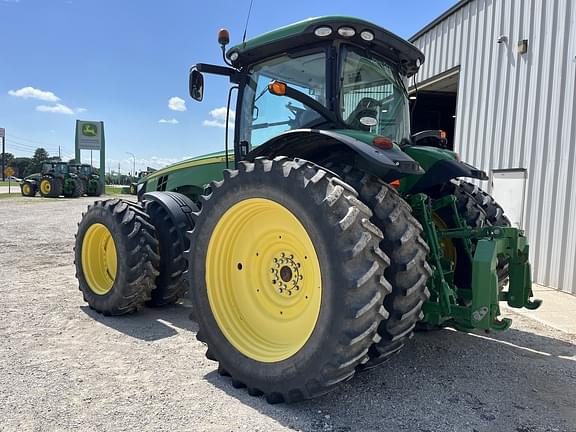 Image of John Deere 8320R equipment image 2