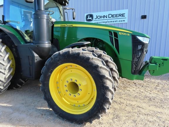 Image of John Deere 8320R equipment image 3