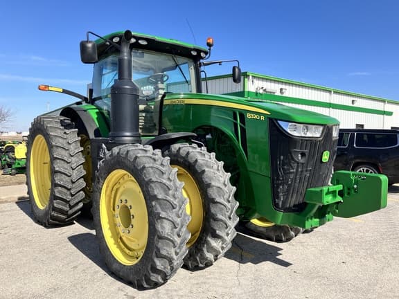Image of John Deere 8320R equipment image 2