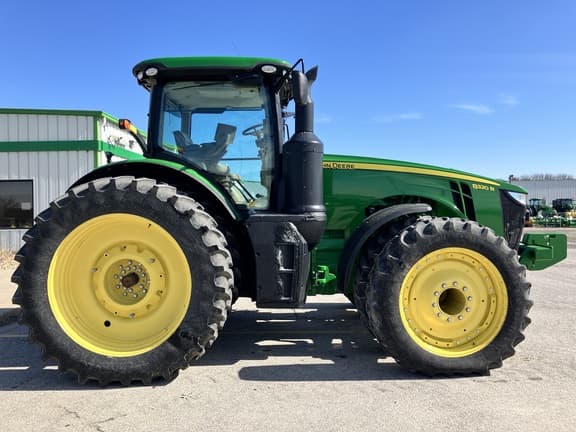 Image of John Deere 8320R equipment image 3