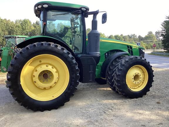Image of John Deere 8320R equipment image 1