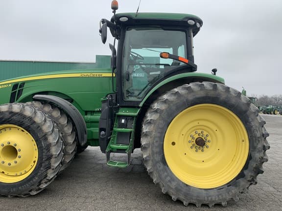 Image of John Deere 8320R equipment image 2