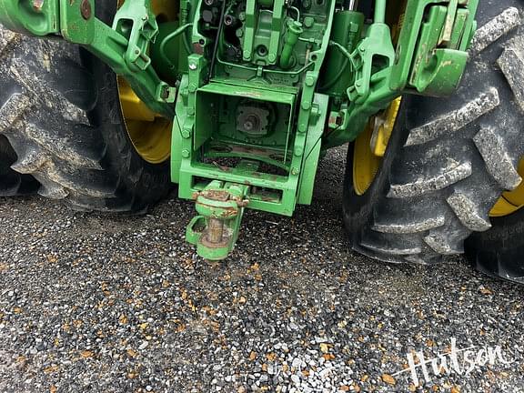 Image of John Deere 8320R equipment image 4