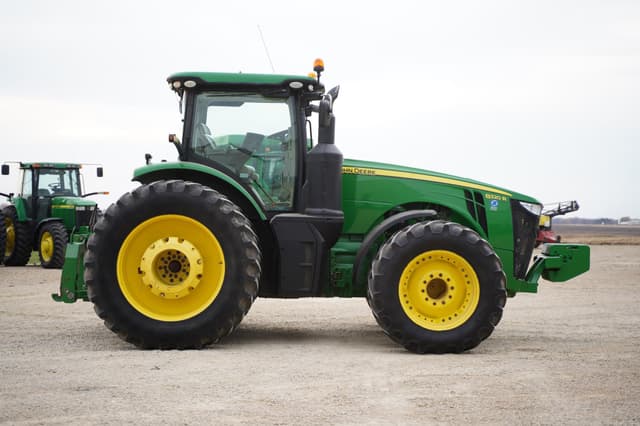 Image of John Deere 8320R equipment image 3