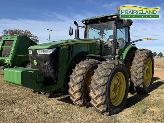 2014 John Deere 8320R Equipment Image0