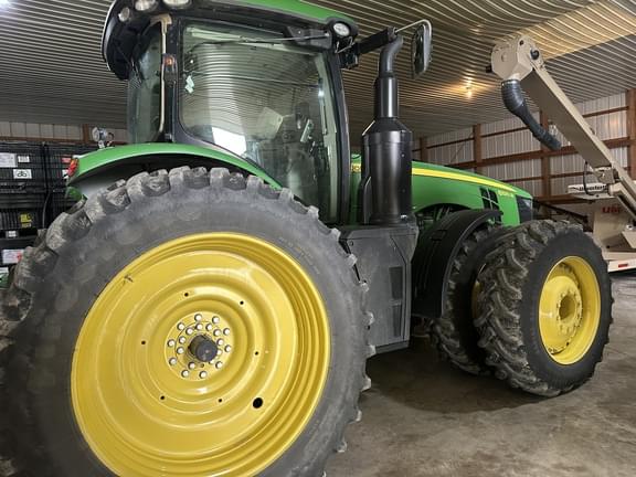 Image of John Deere 8320R equipment image 2