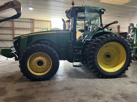 Image of John Deere 8320R equipment image 4