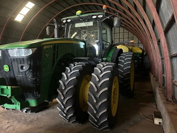 Image of John Deere 8320R equipment image 2
